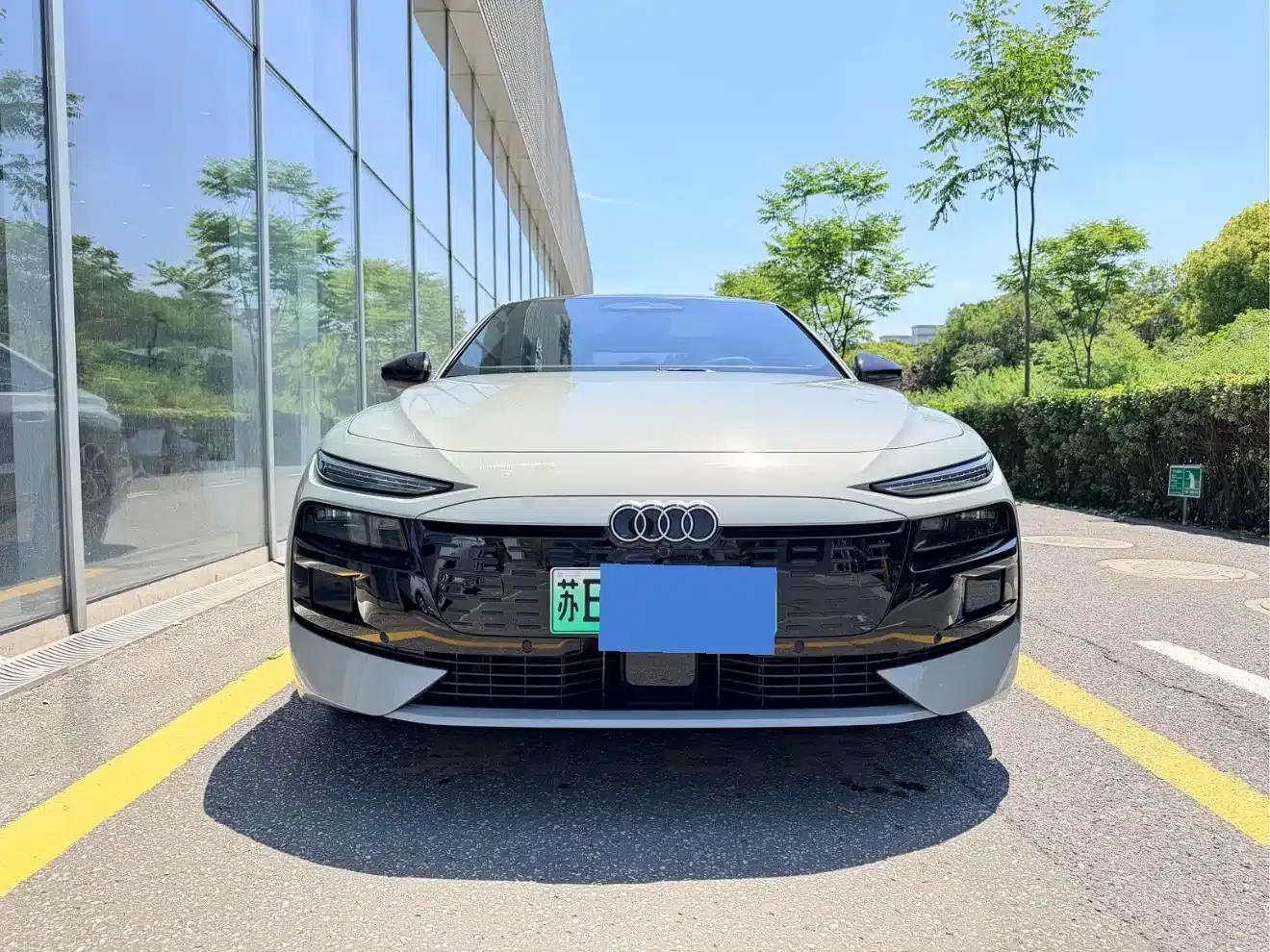 Audi A6L e-tron 2026 First Edition Qiankun Intelligent Driving Edition — миниатюра 2