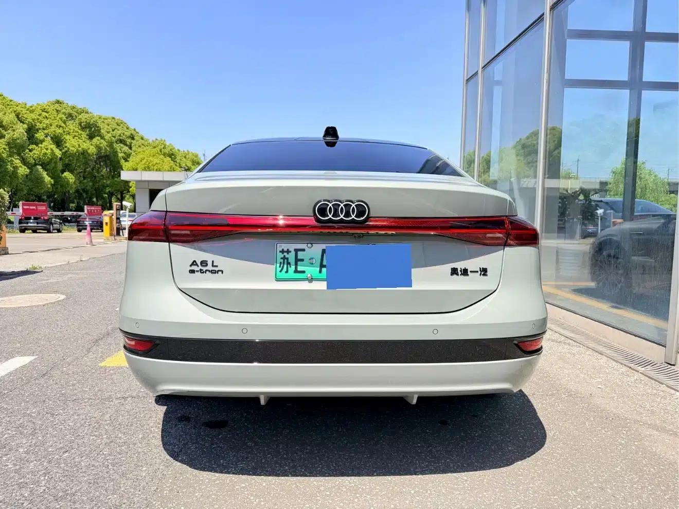 Audi A6L e-tron 2026 First Edition Qiankun Intelligent Driving Edition — миниатюра 13