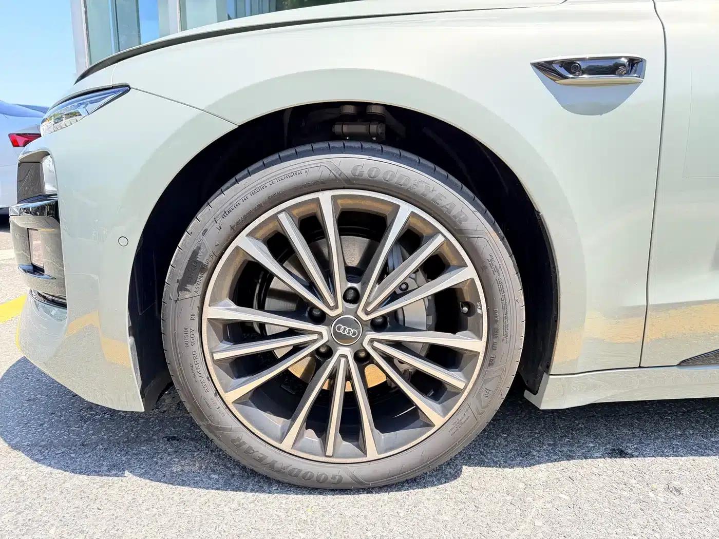 Audi A6L e-tron 2026 First Edition Qiankun Intelligent Driving Edition — миниатюра 4
