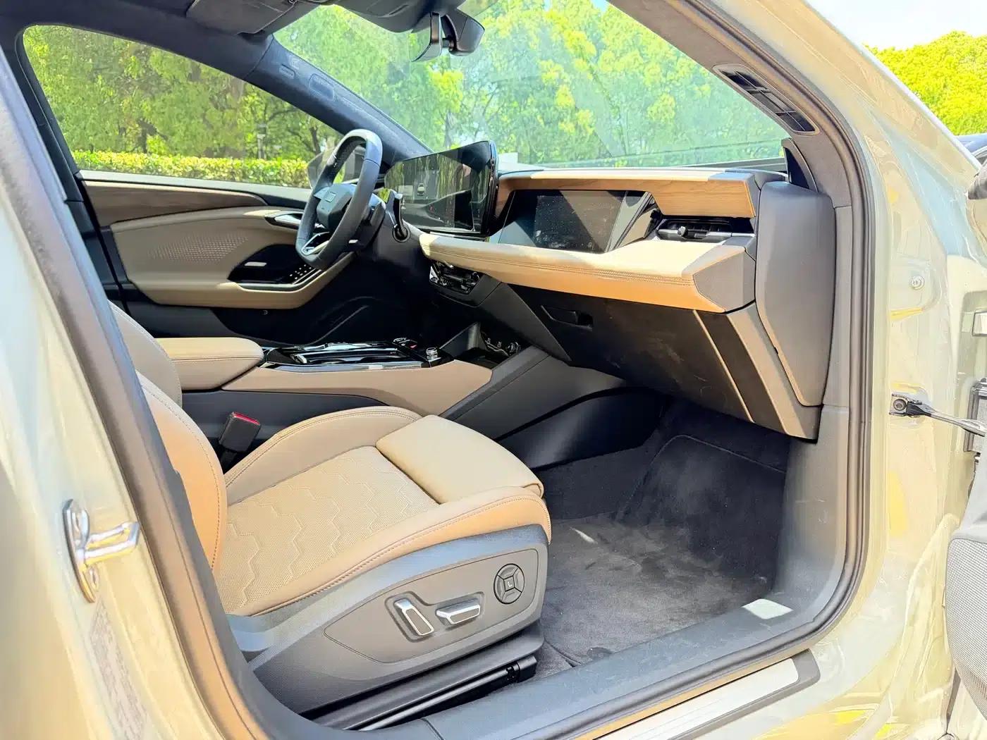 Audi A6L e-tron 2026 First Edition Qiankun Intelligent Driving Edition — миниатюра 9