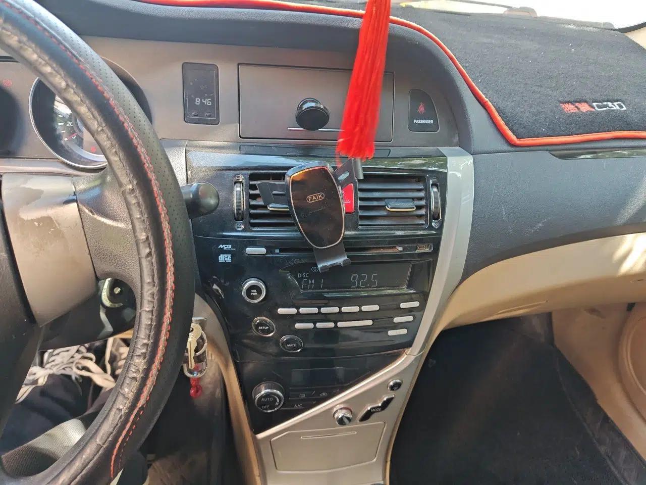 Great Wall C30 2013 1.5L Manual Luxury Model — миниатюра 14