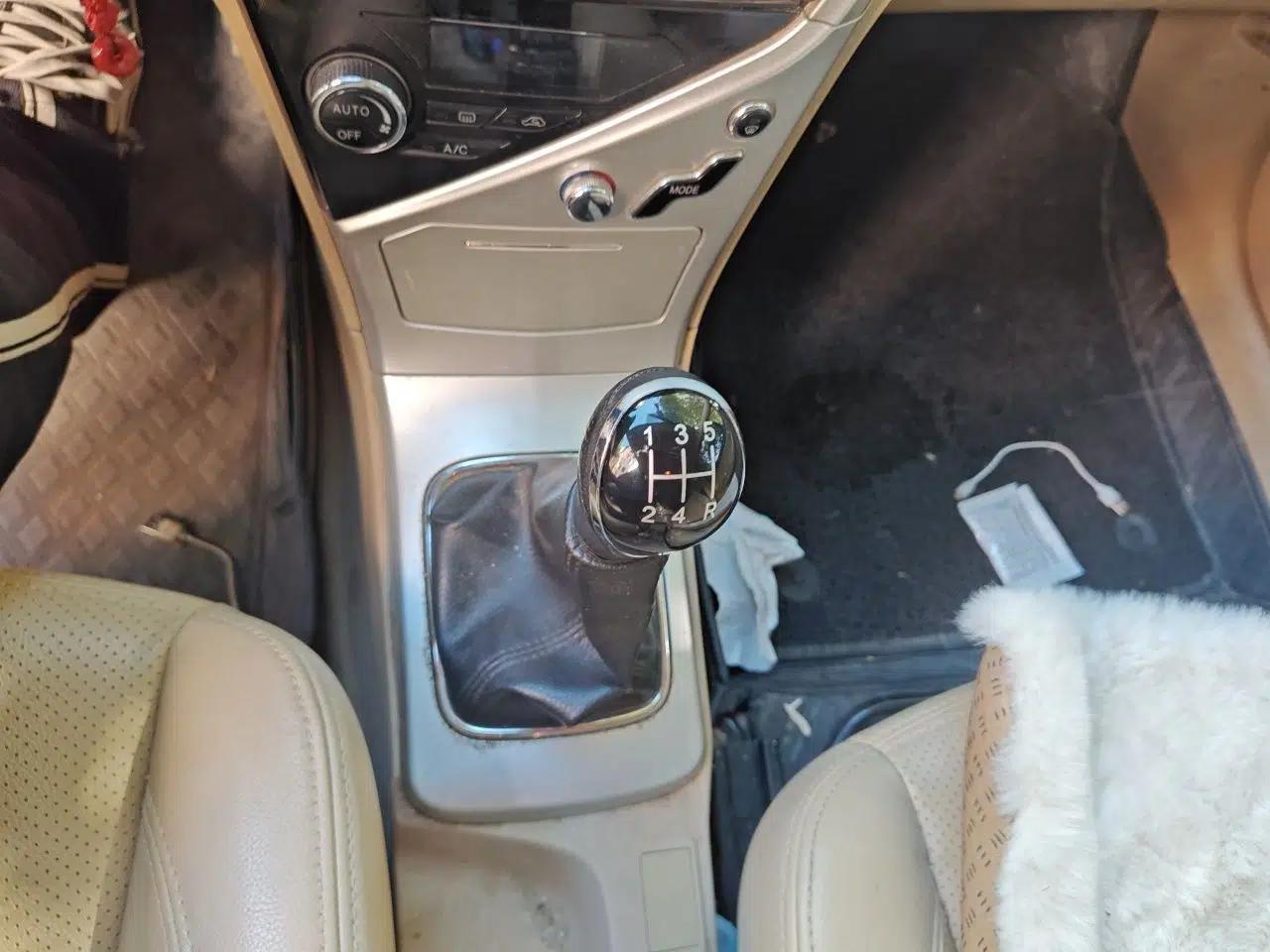 Great Wall C30 2013 1.5L Manual Luxury Model — миниатюра 15