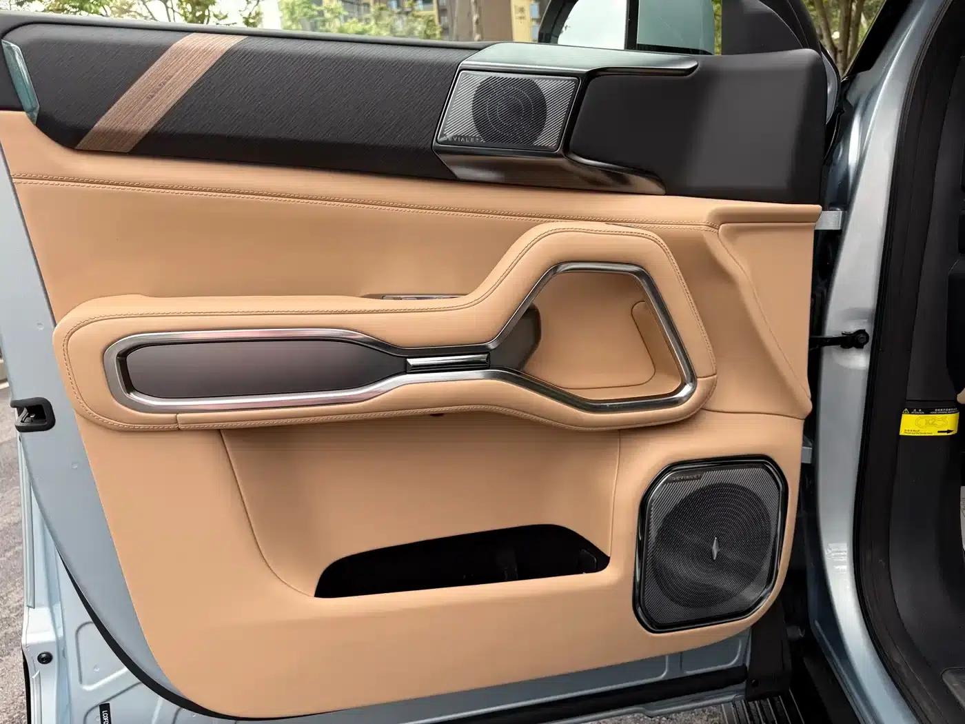 Leopard 8 2025 Smart & Brave Flagship Edition 7-Seater — миниатюра 18