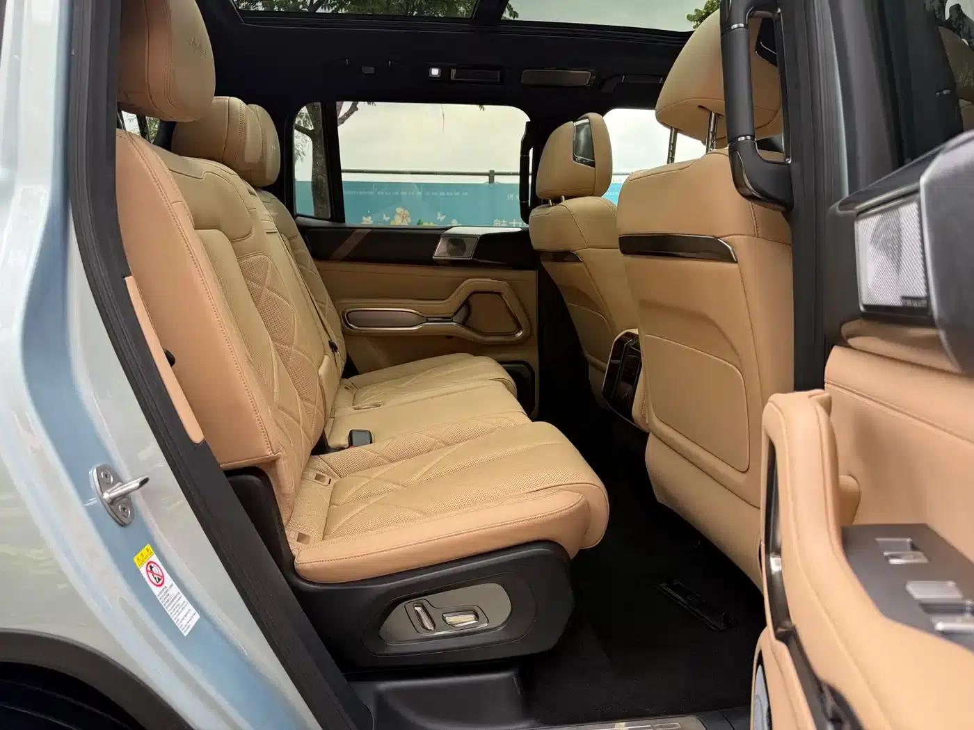 Leopard 8 2025 Smart & Brave Flagship Edition 7-Seater — миниатюра 7