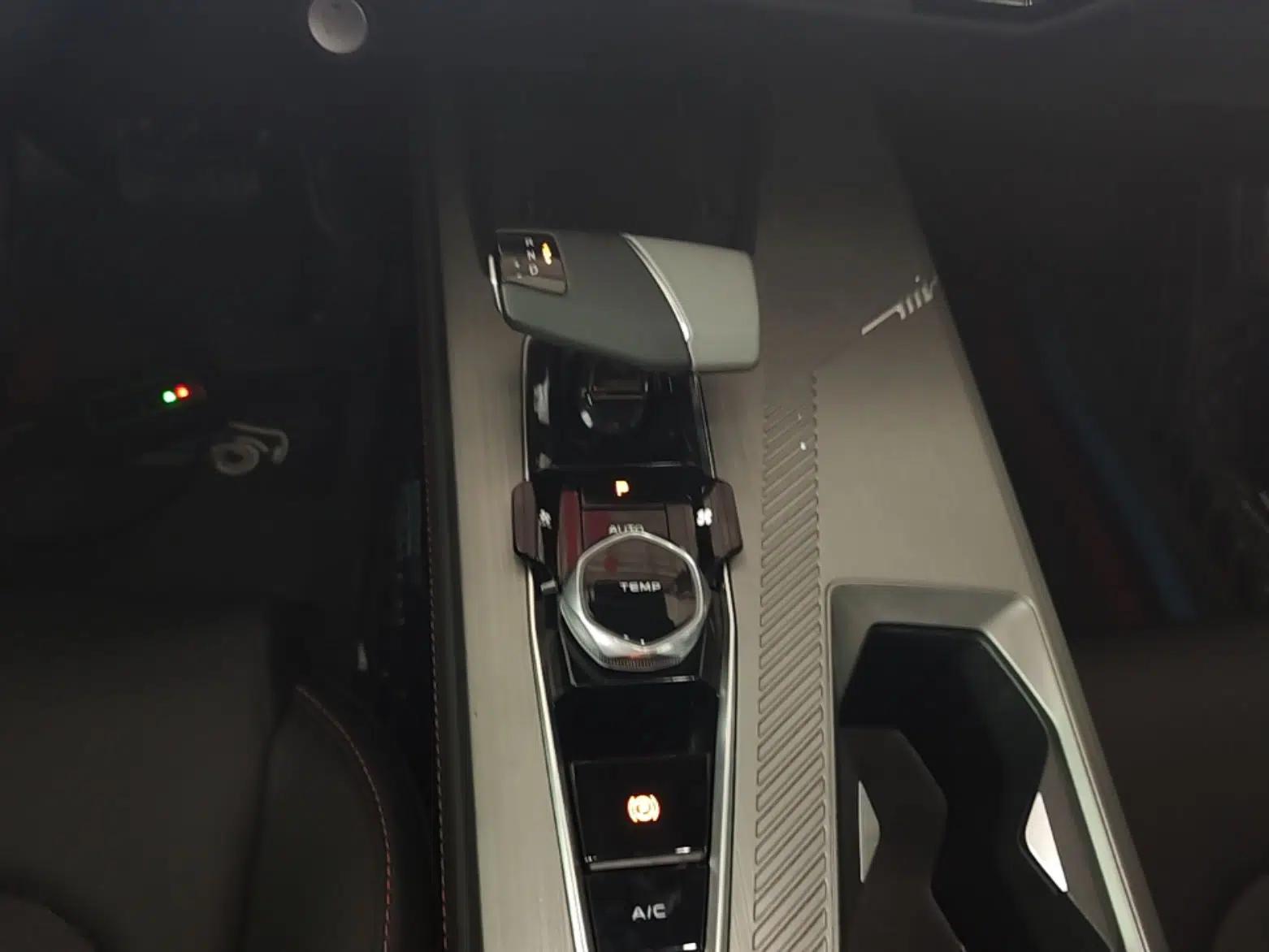 CHANGAN OSHAN Z6 New Energy 2023 ZhiDian iDD 150KM Flagship PLUS — миниатюра 17