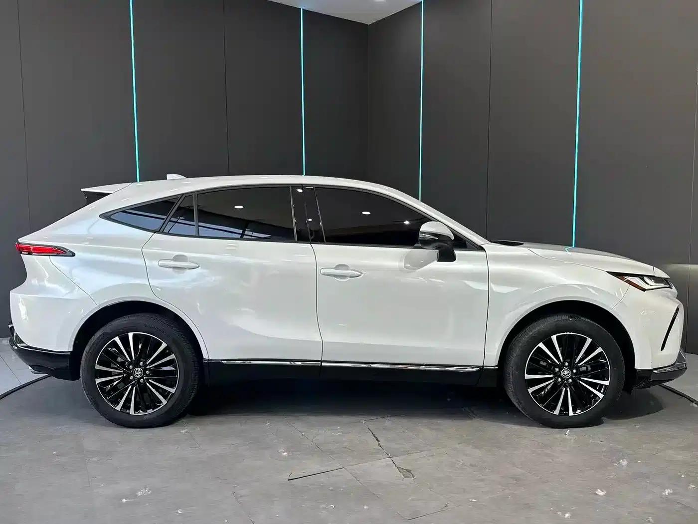Venza 2022 2.0L CVT 4WD Supreme Edition — миниатюра 5