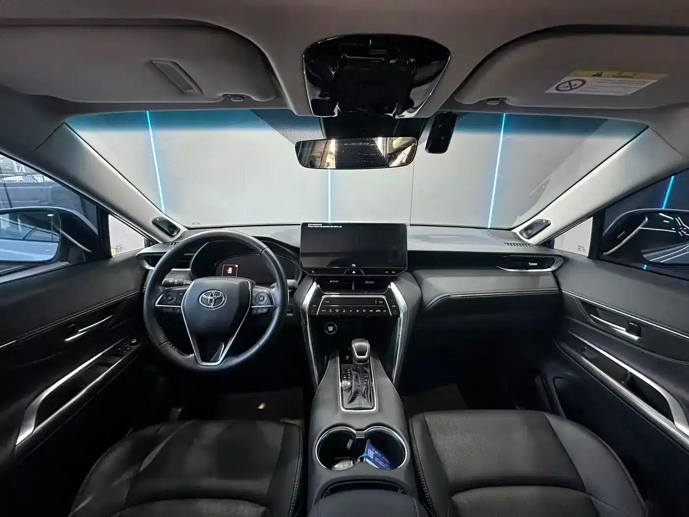 Venza 2023 2.0L CVT 2WD Premium Edition — миниатюра 9