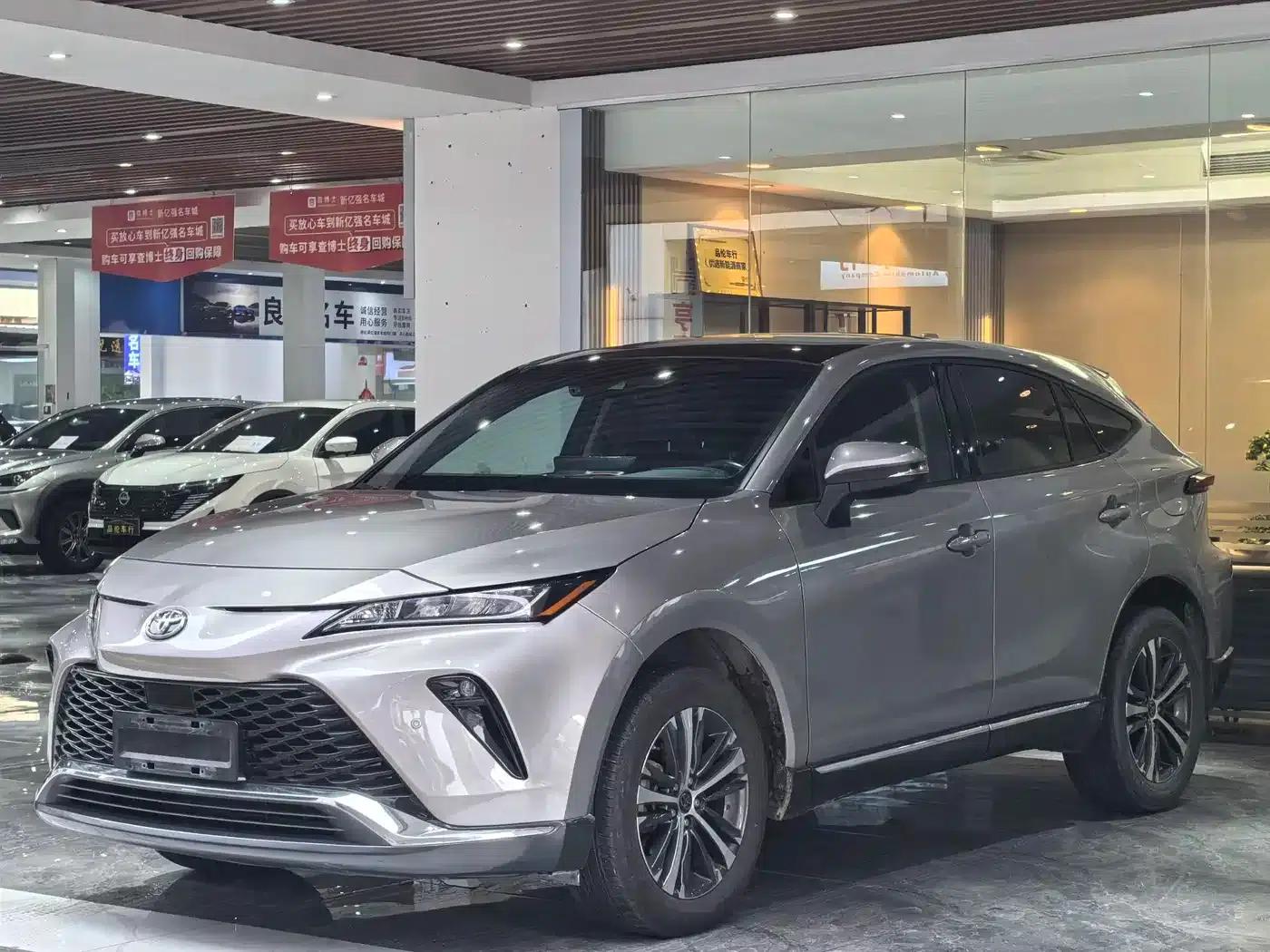 Venza 2022 2.0L CVT 2WD Luxury Edition — миниатюра 1