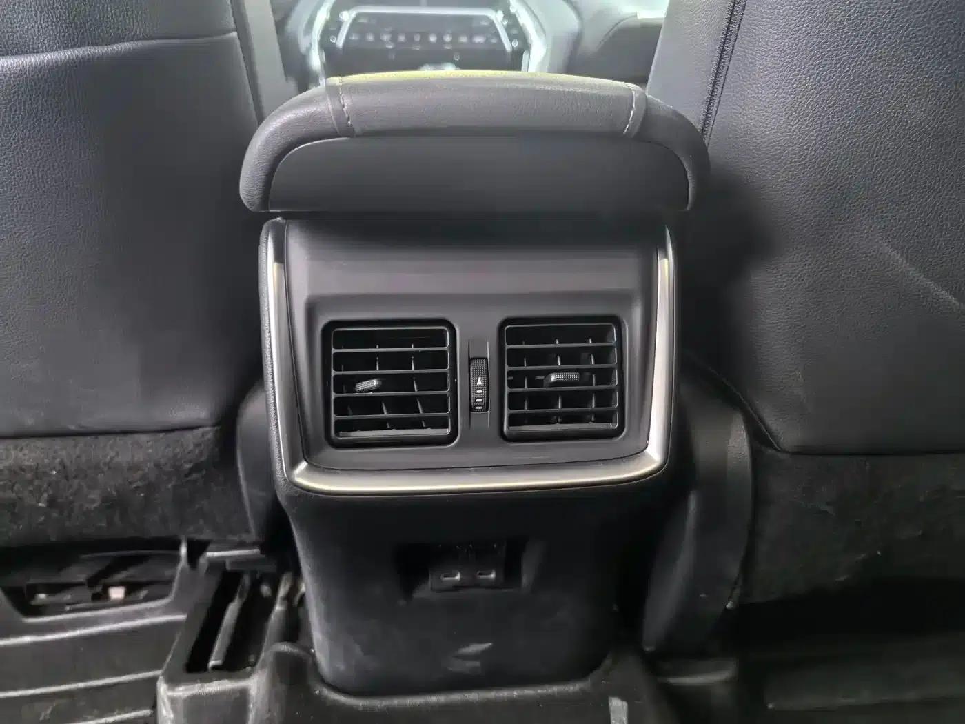 Venza 2022 2.0L CVT 2WD Luxury Edition — миниатюра 11