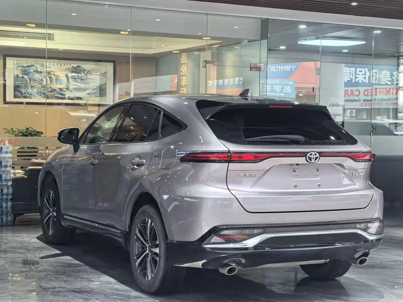 Venza 2022 2.0L CVT 2WD Luxury Edition — миниатюра 19