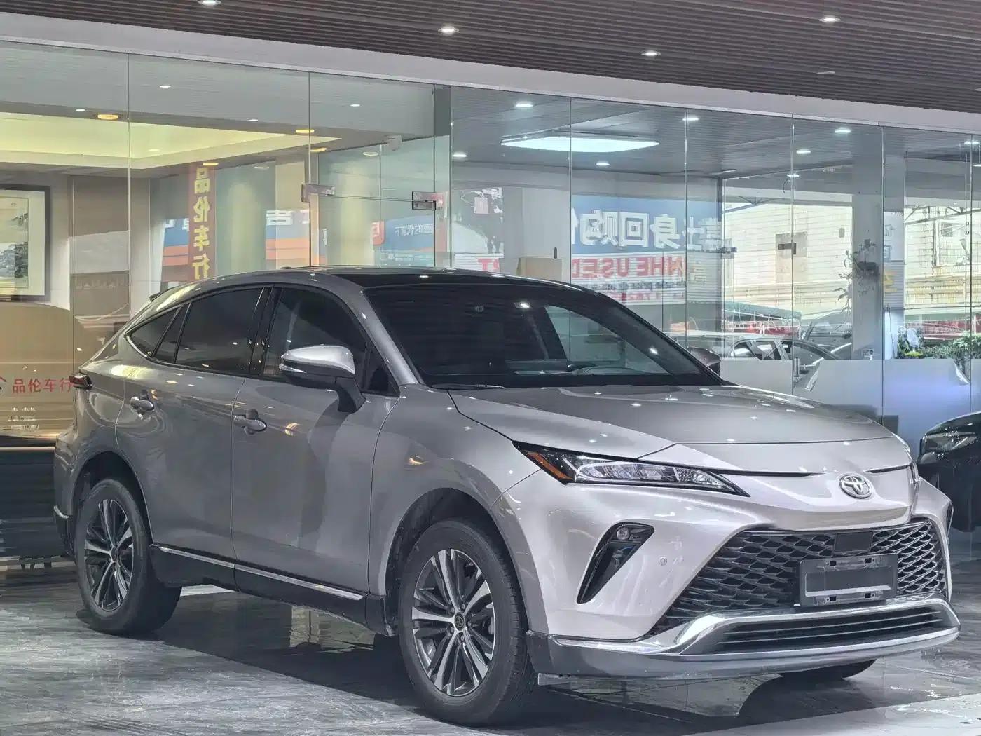 Venza 2022 2.0L CVT 2WD Luxury Edition — миниатюра 3