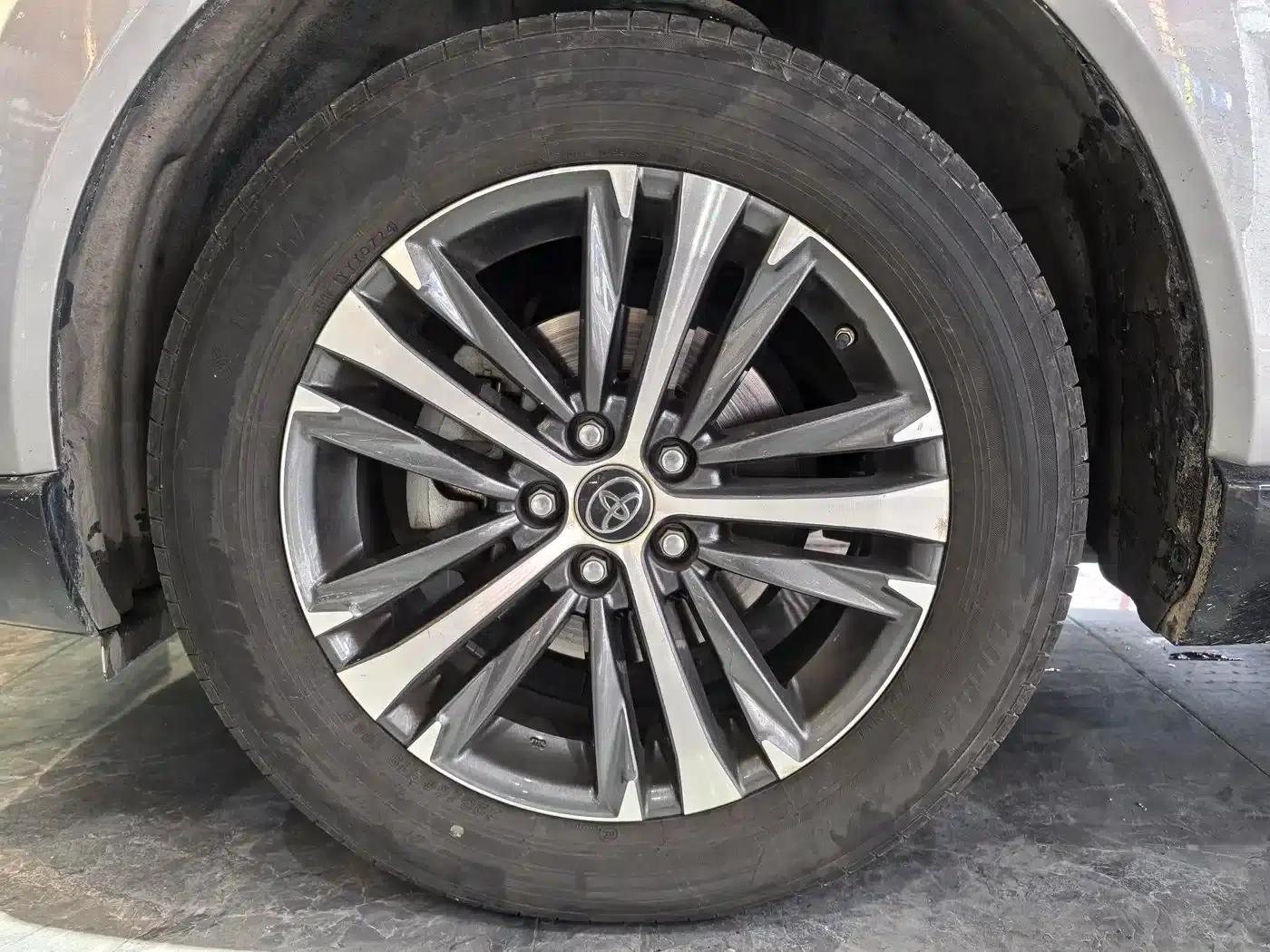 Venza 2022 2.0L CVT 2WD Luxury Edition — миниатюра 7
