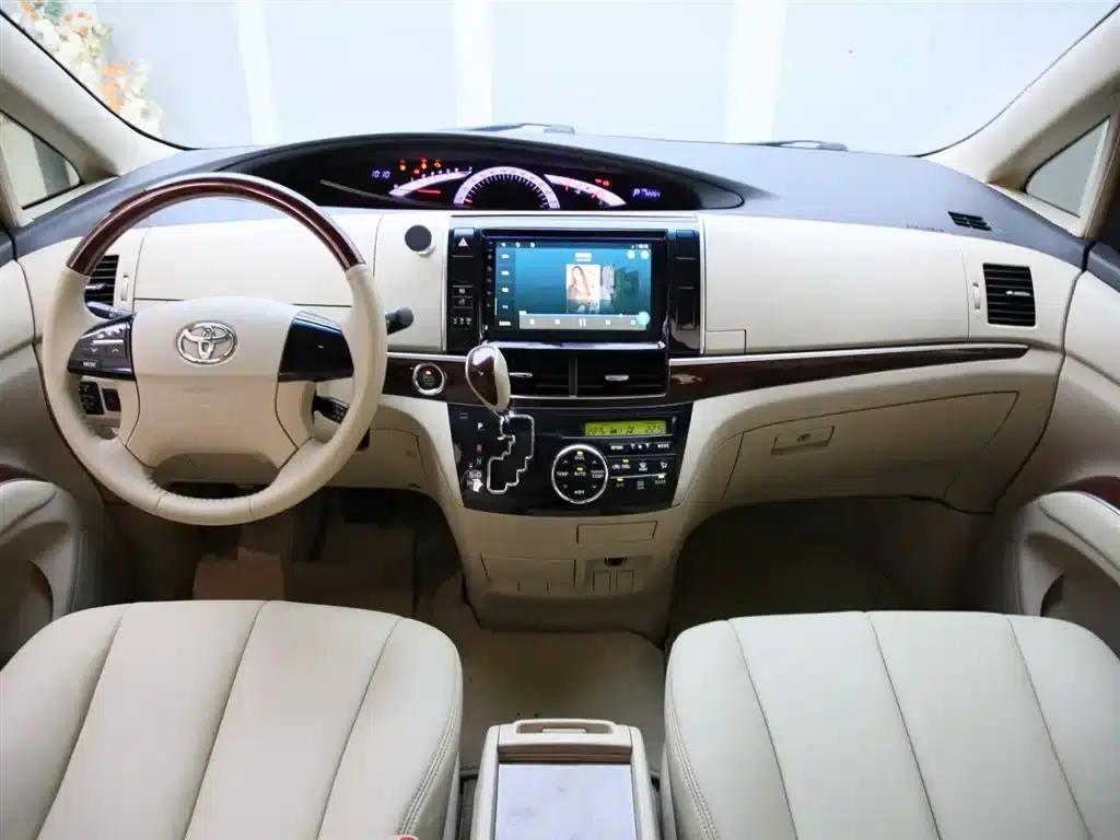 2017 Previa 2.4L Middle East Edition — миниатюра 11