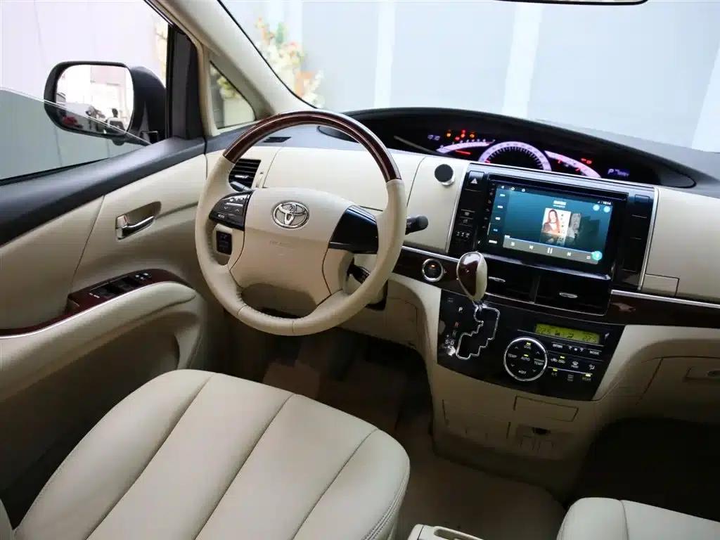 2017 Previa 2.4L Middle East Edition — миниатюра 12