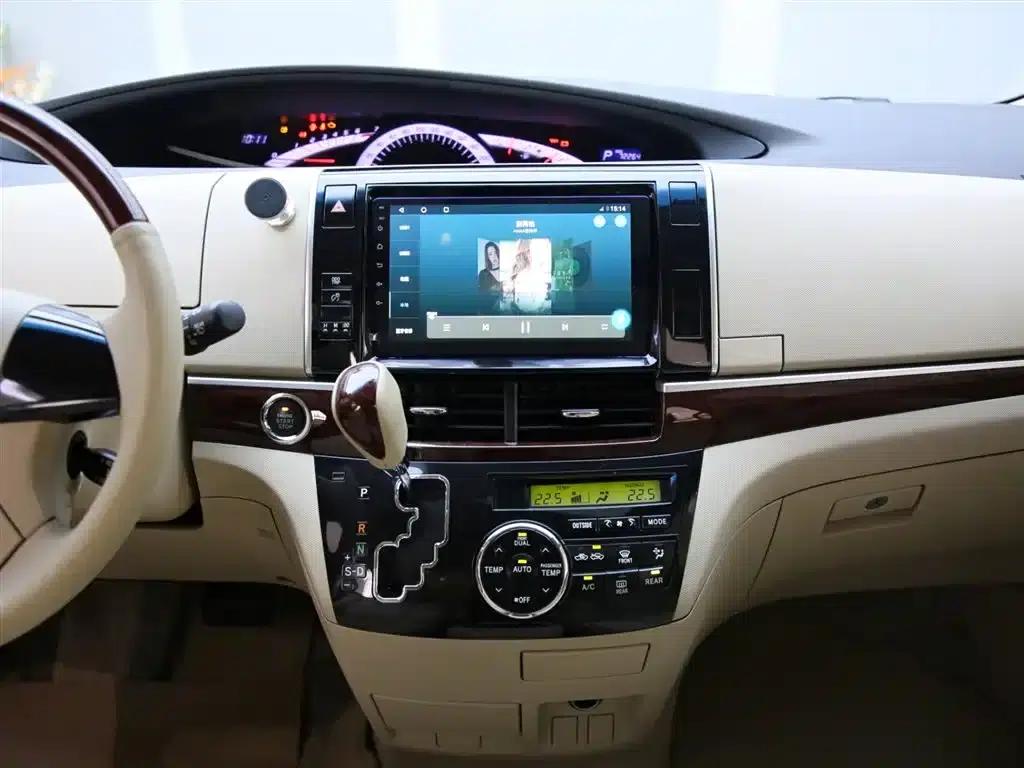2017 Previa 2.4L Middle East Edition — миниатюра 14