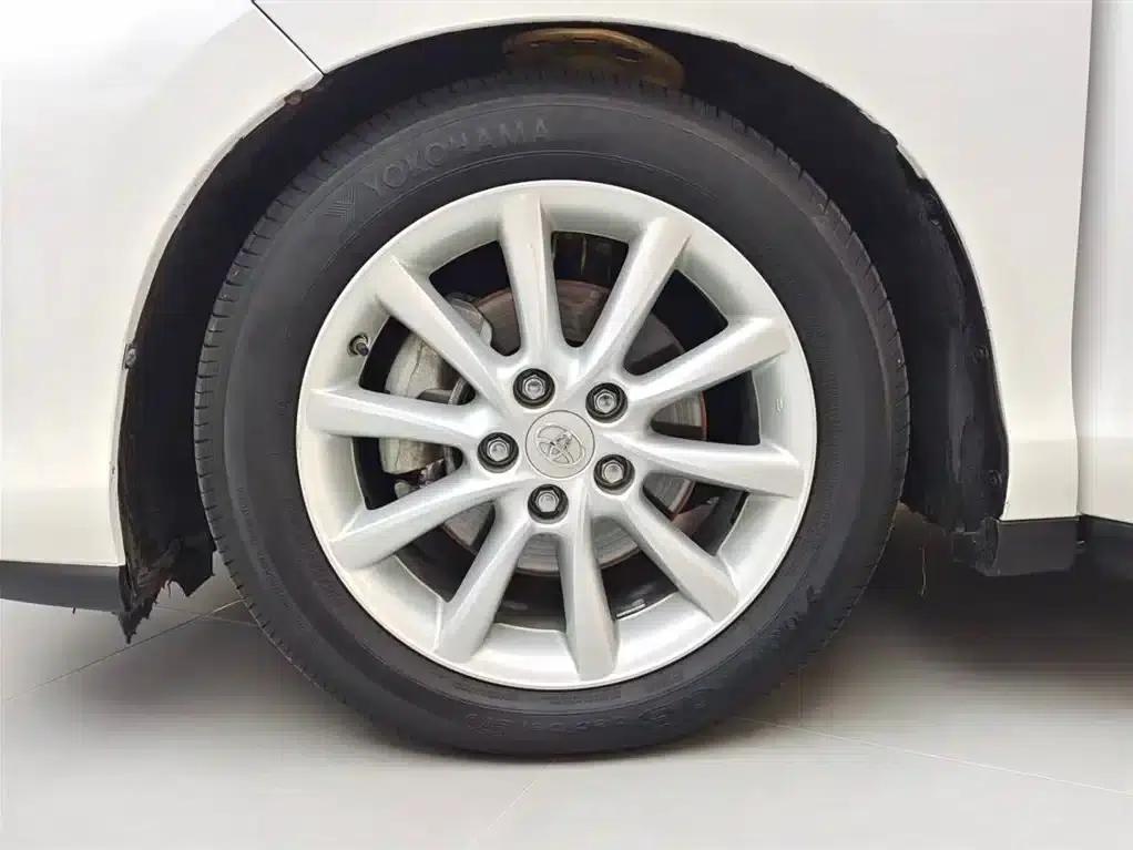 2017 Previa 2.4L Middle East Edition — миниатюра 17