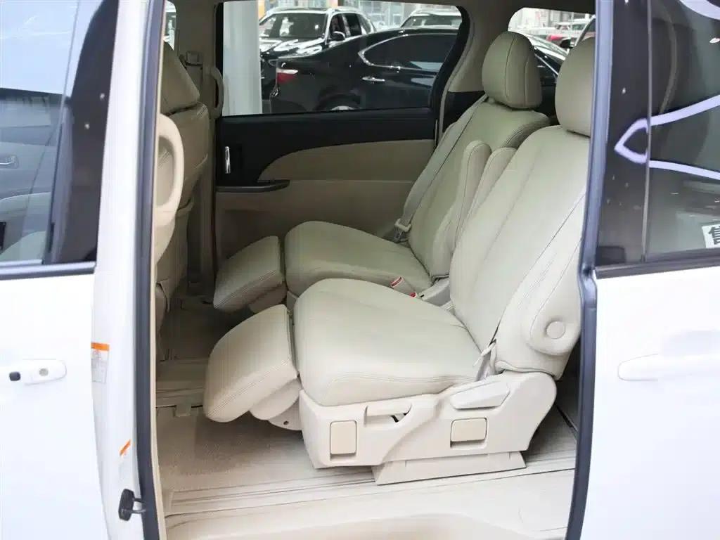 2017 Previa 2.4L Middle East Edition — миниатюра 6