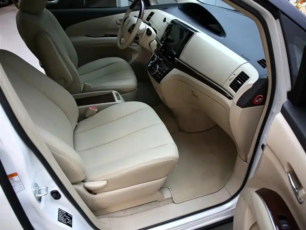 2017 Previa 2.4L Middle East Edition — миниатюра 7