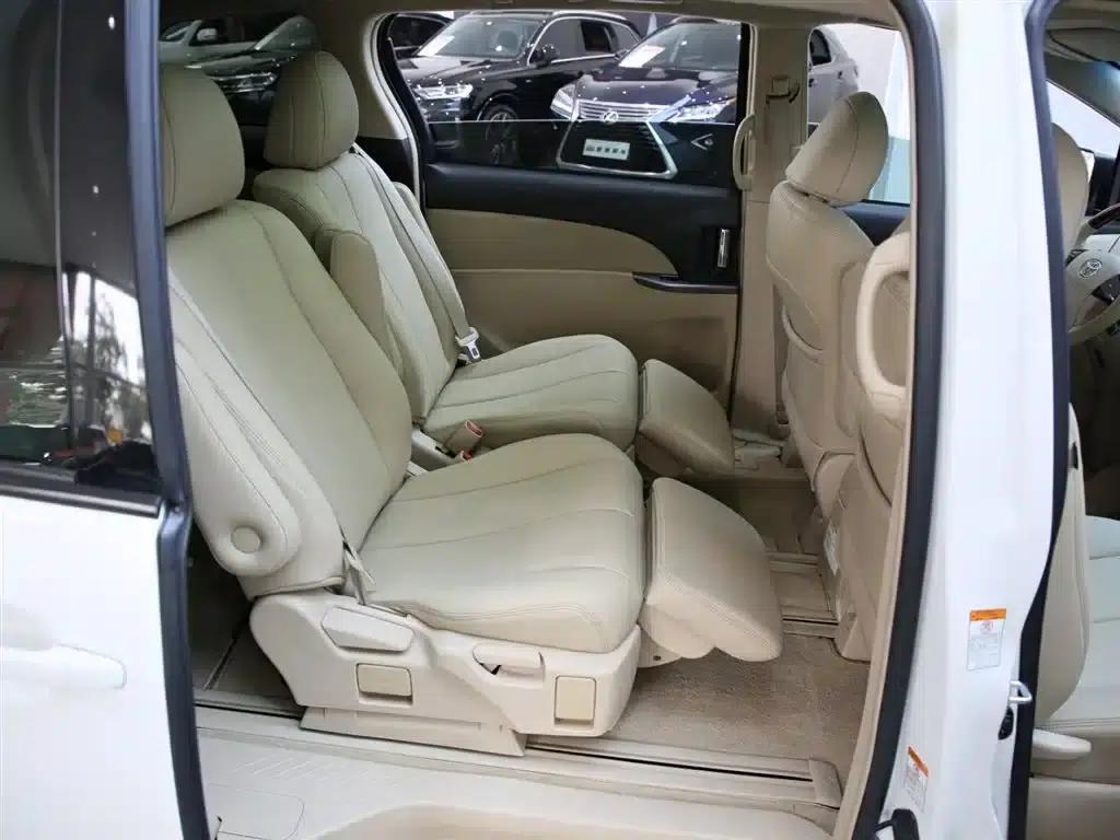 2017 Previa 2.4L Middle East Edition — миниатюра 8