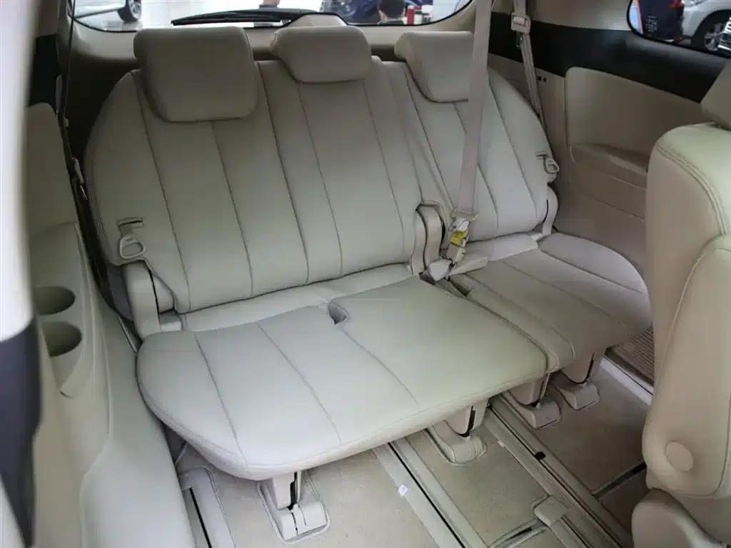 2017 Previa 2.4L Middle East Edition — миниатюра 10