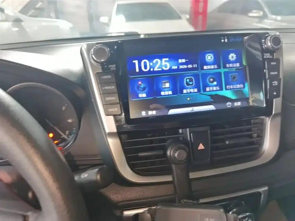 YARiS L 2017 1.5E CVT Dynamic Edition — миниатюра 13