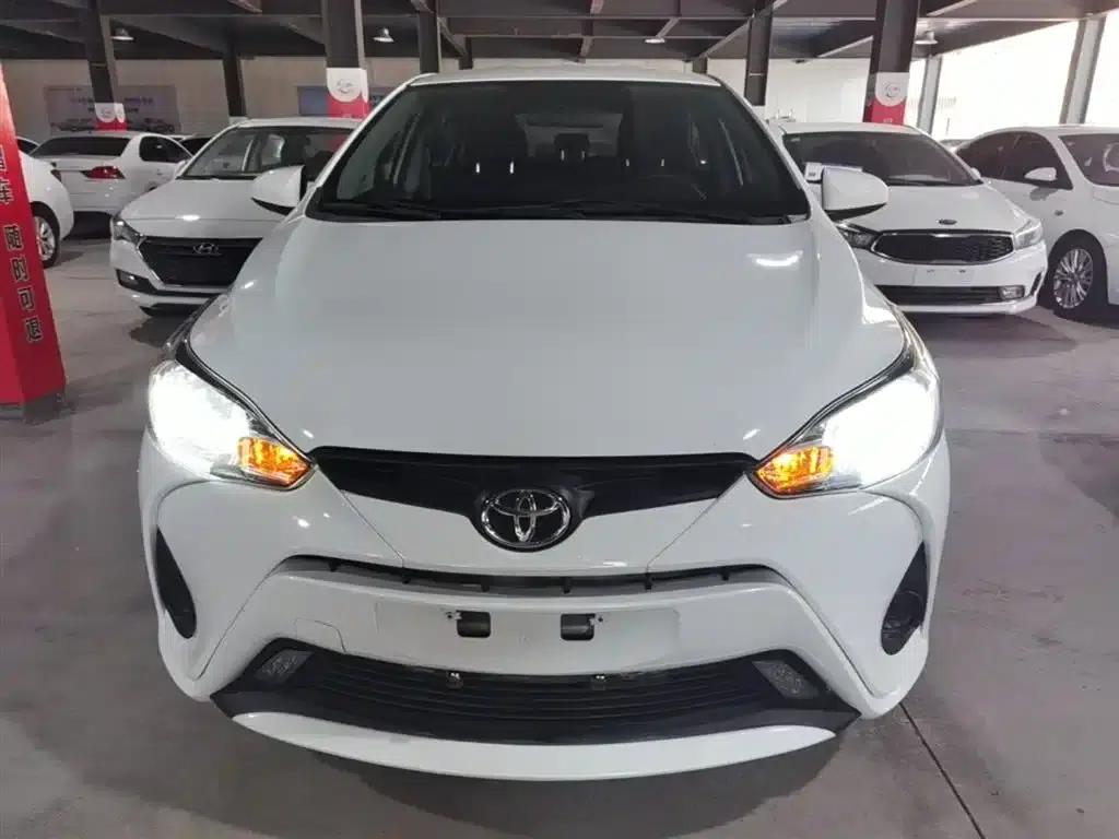 YARiS L 2017 1.5E CVT Dynamic Edition — миниатюра 3