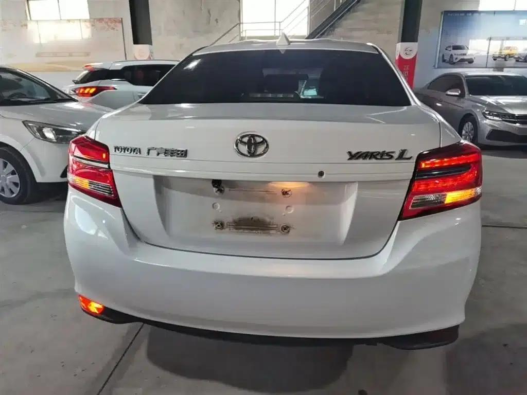 YARiS L 2017 1.5E CVT Dynamic Edition — миниатюра 6