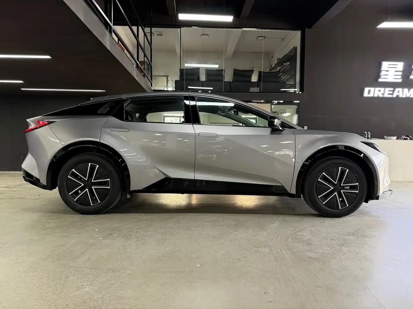 Toyota BZ5 2025 550 JOY — миниатюра 10