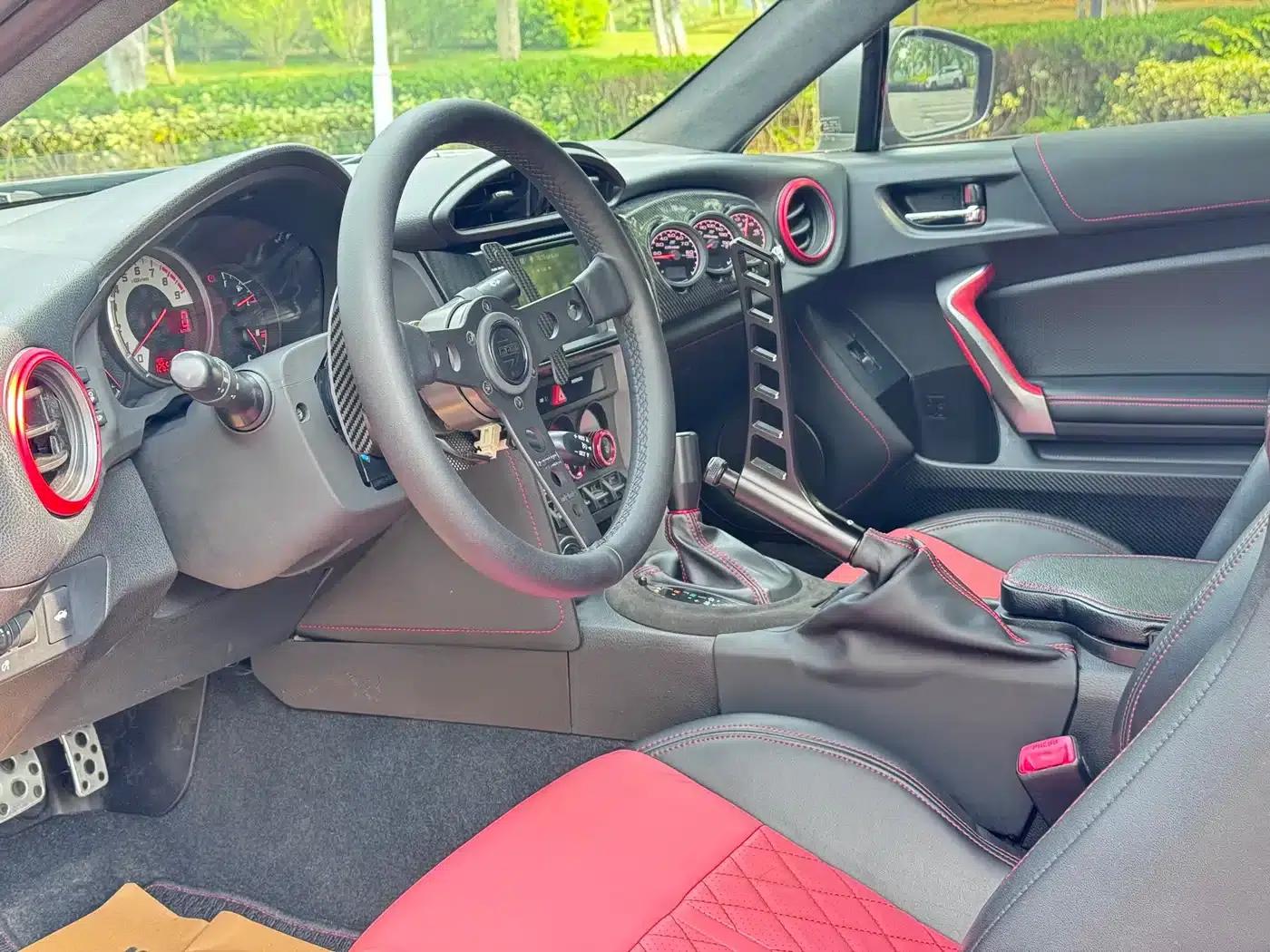 Toyota 86 2013 2.0L Automatic Luxury — миниатюра 14