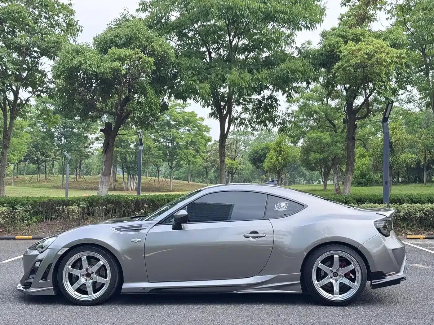 Toyota 86 2013 2.0L Automatic Luxury — миниатюра 4