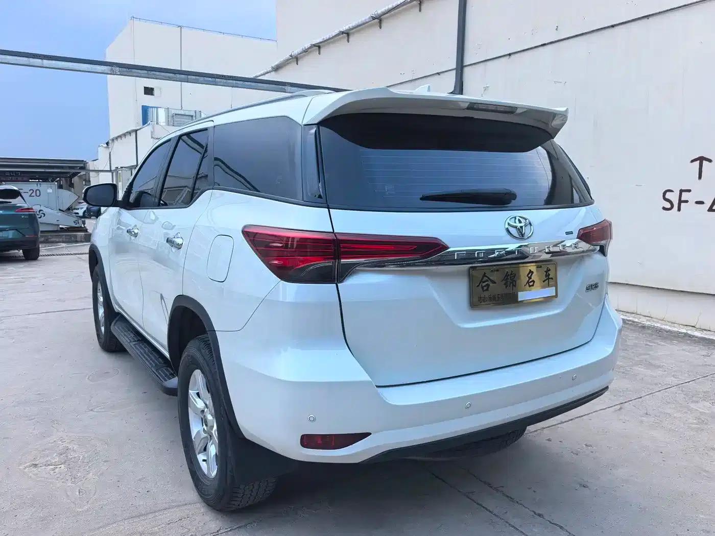 Fortuner 2016 2.7L Middle East Edition — миниатюра 5