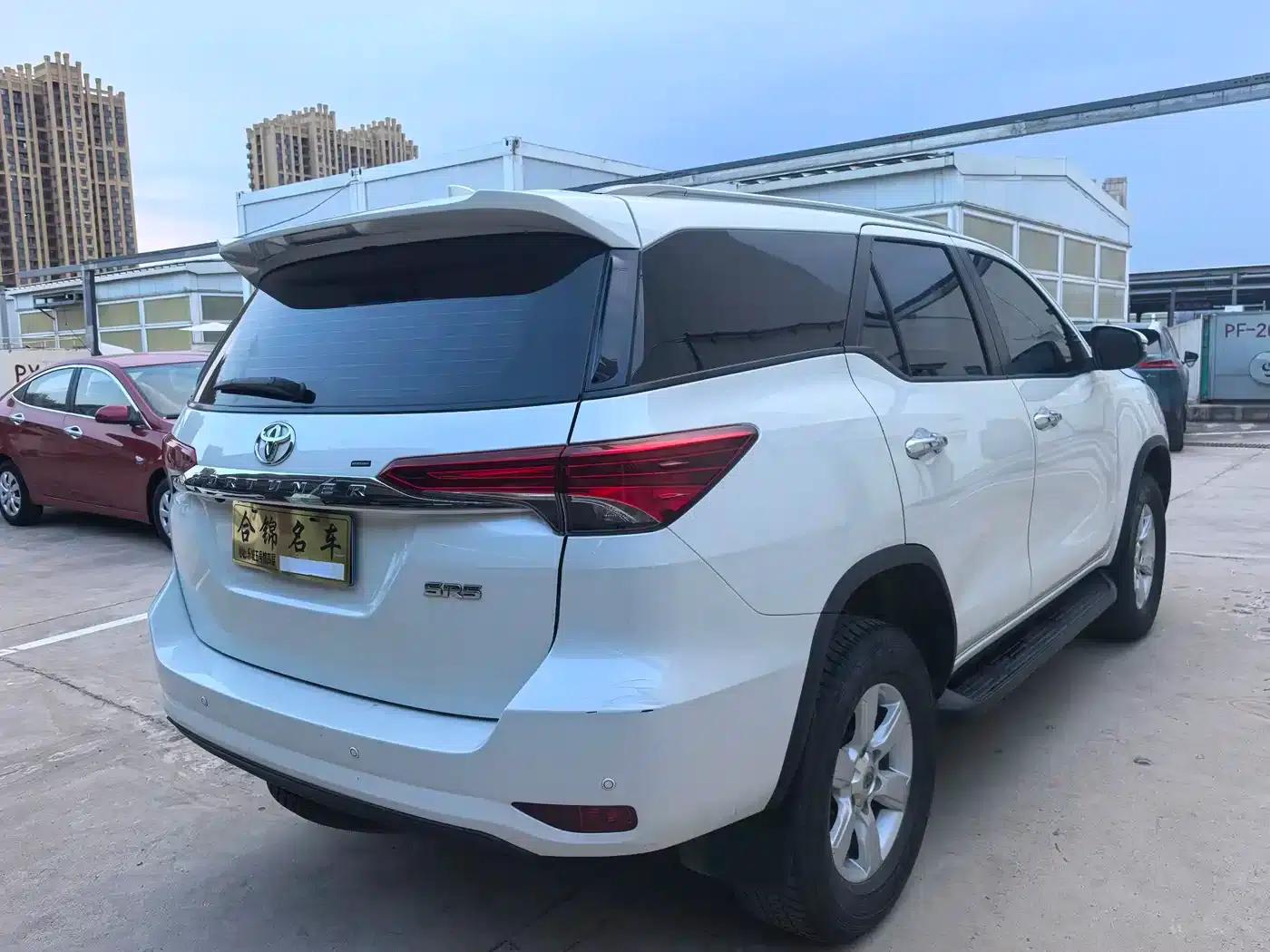 Fortuner 2016 2.7L Middle East Edition — миниатюра 6