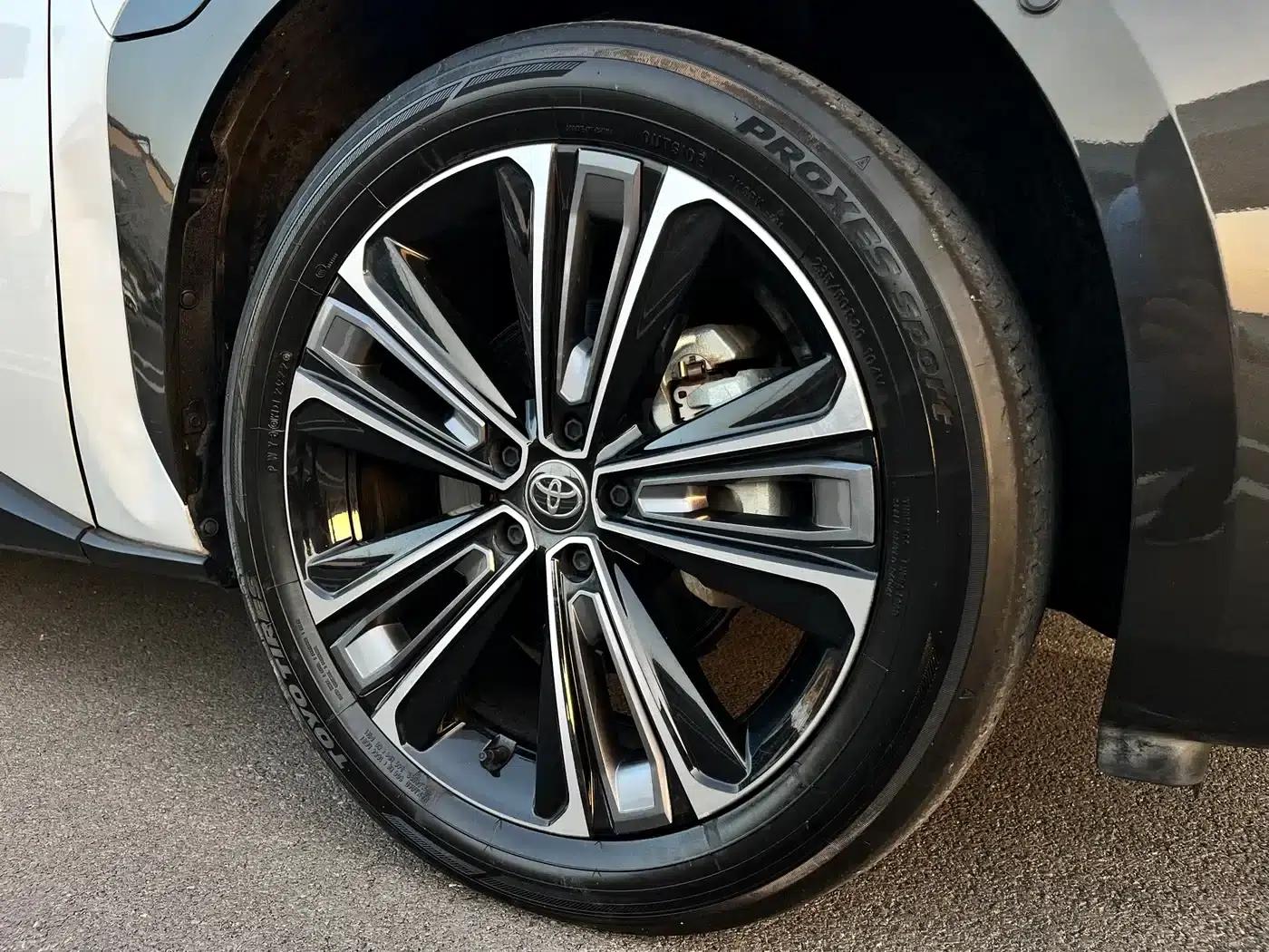 FAW Toyota bZ4X 2022 All-Wheel Drive High-Performance Premium Edition — миниатюра 24