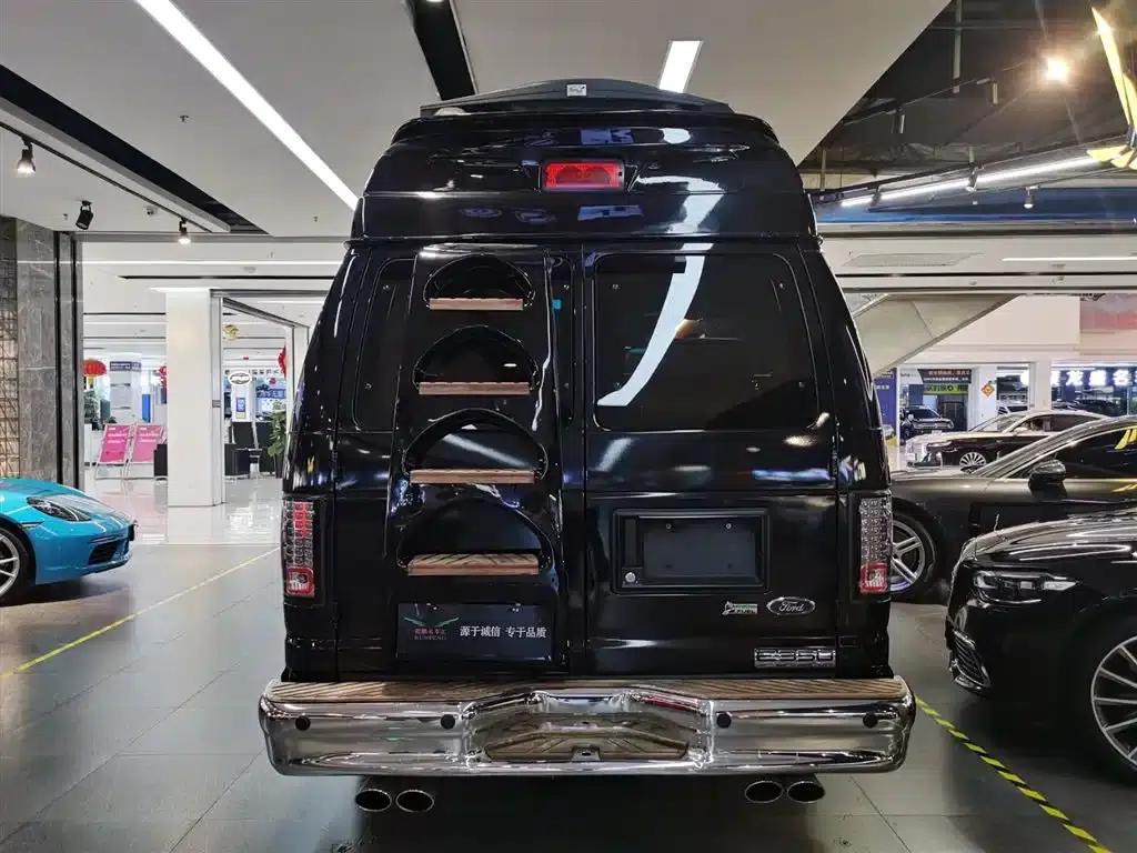 Ford E350 2011 5.4L Platinum Edition — миниатюра 2