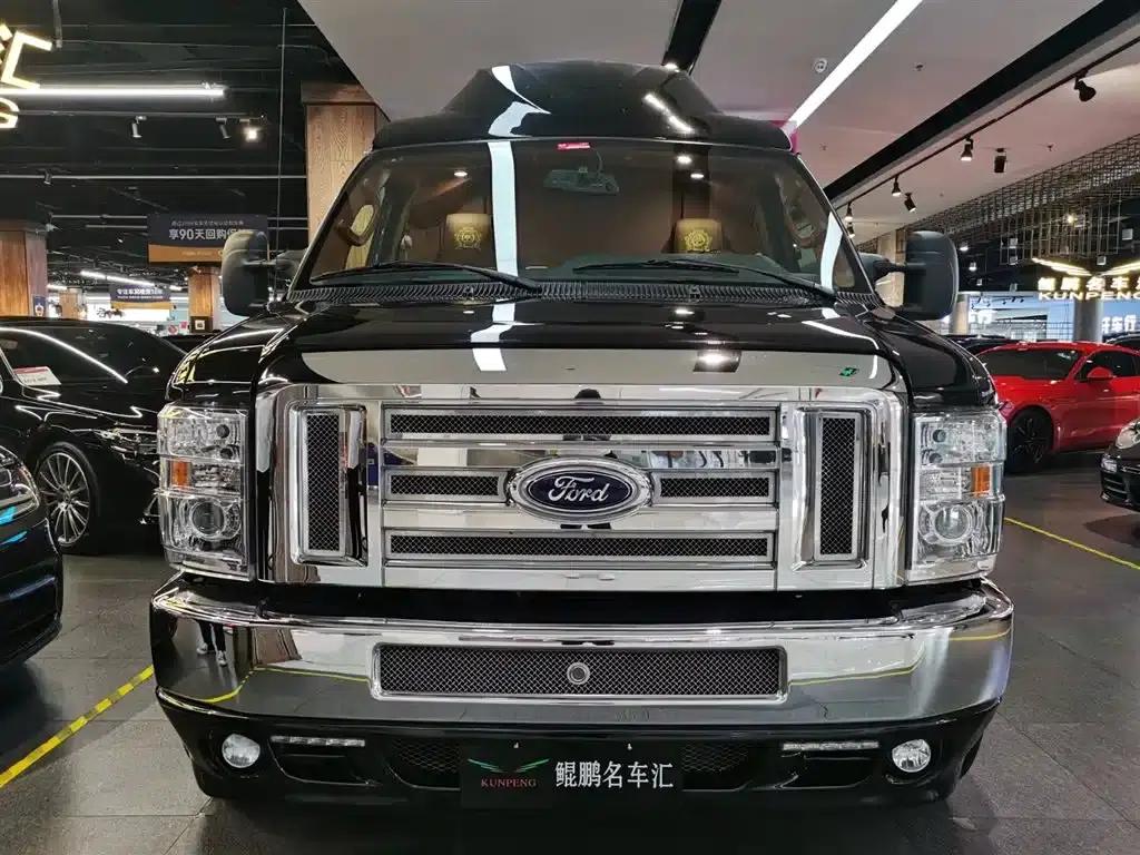 Ford E350 2011 5.4L Platinum Edition — миниатюра 3