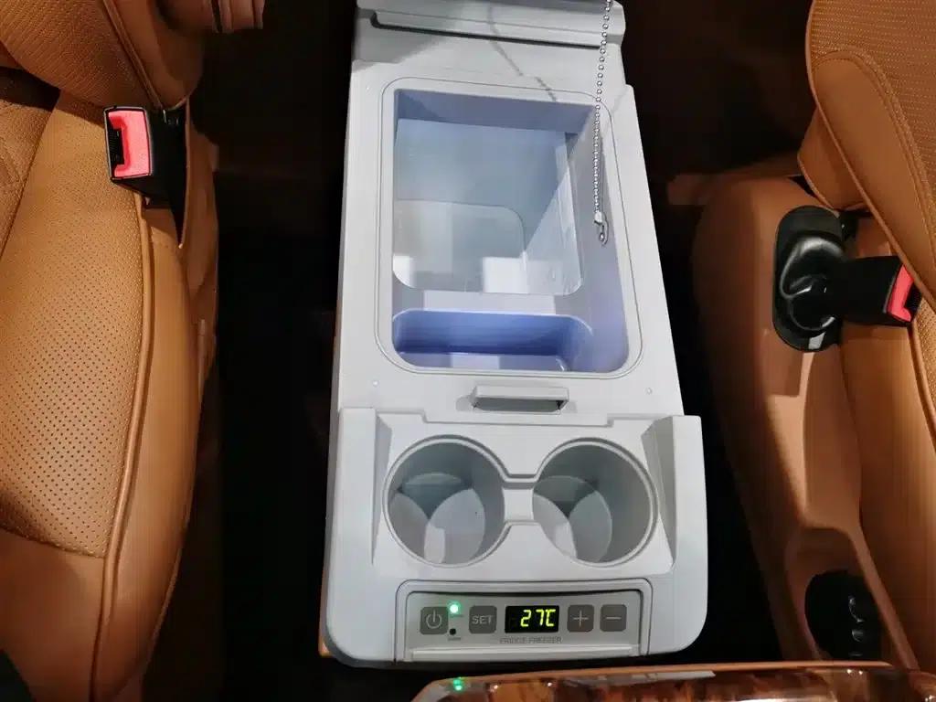 Ford E350 2011 5.4L Platinum Edition — миниатюра 9