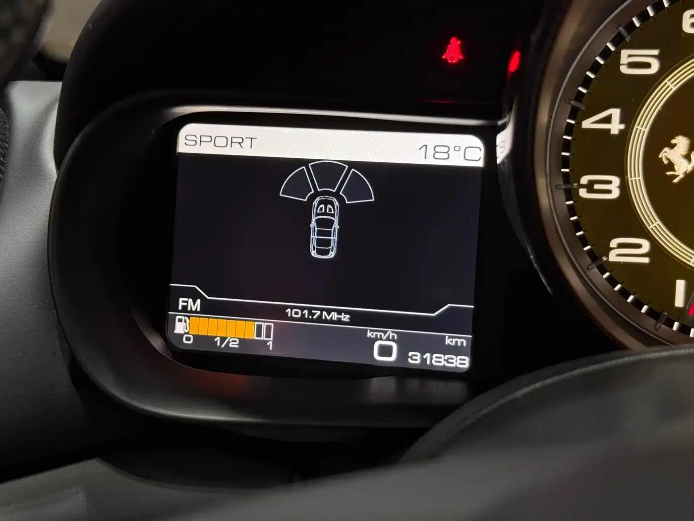California T 2015 3.9T Standard Model — миниатюра 12