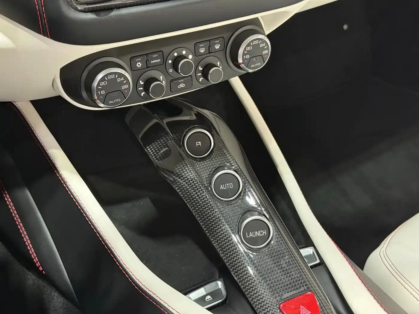 California T 2015 3.9T Standard Model — миниатюра 15