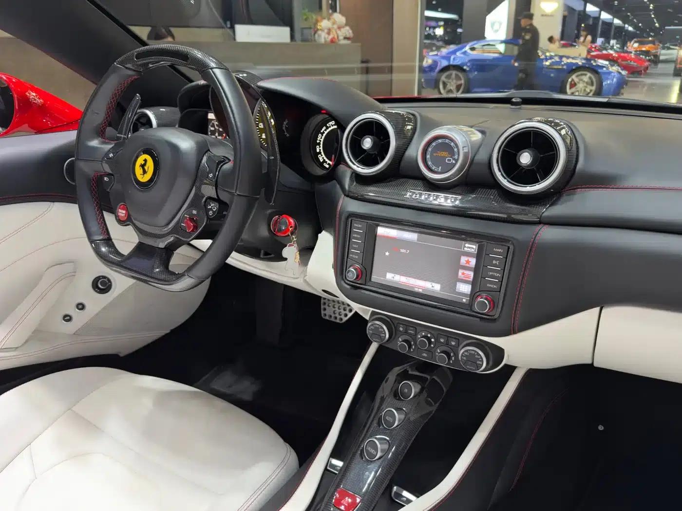 California T 2015 3.9T Standard Model — миниатюра 18