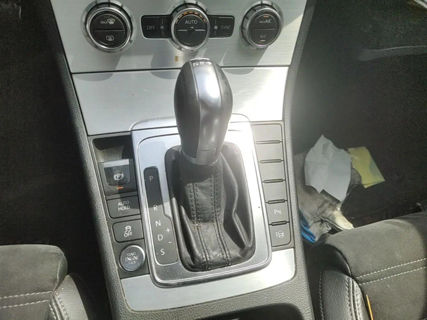 Volkswagen FAW-Volkswagen CC 2016 1.8TSI Luxury Model — миниатюра 17