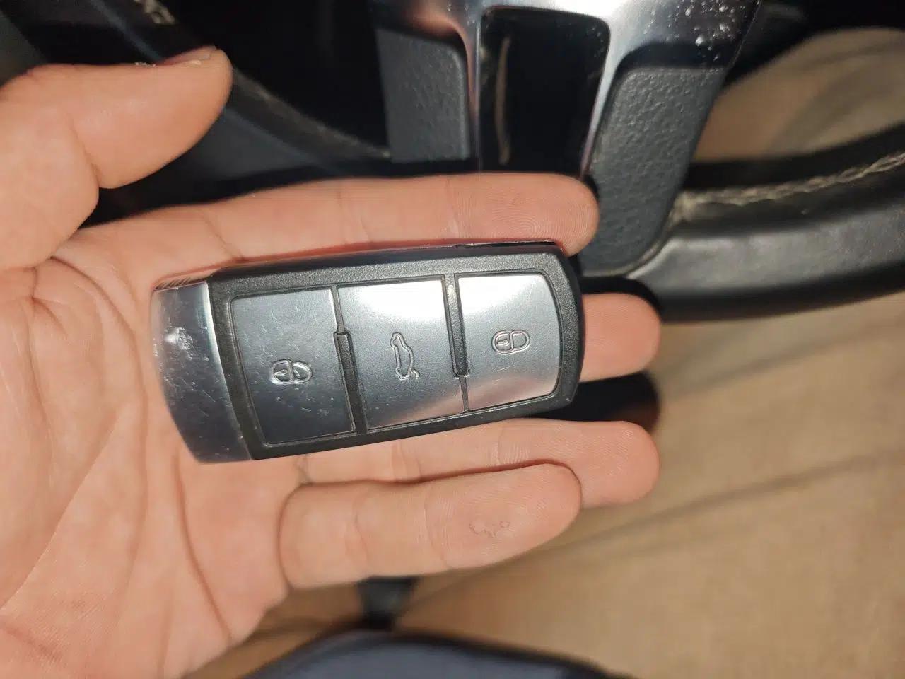 Volkswagen FAW-Volkswagen CC 2016 1.8TSI Prestige Model — миниатюра 9