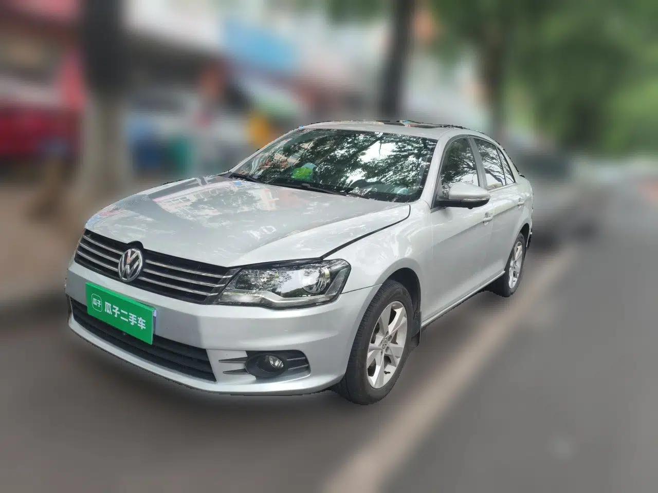 Volkswagen Bora 2013 1.6L Automatic Comfort Model — миниатюра 1