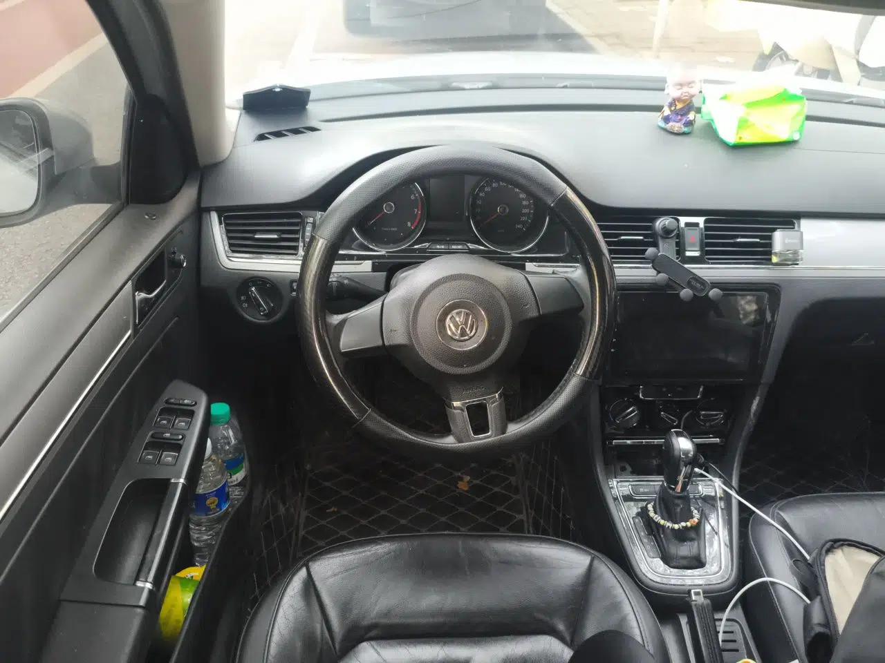 Volkswagen Bora 2013 1.6L Automatic Comfort Model — миниатюра 11