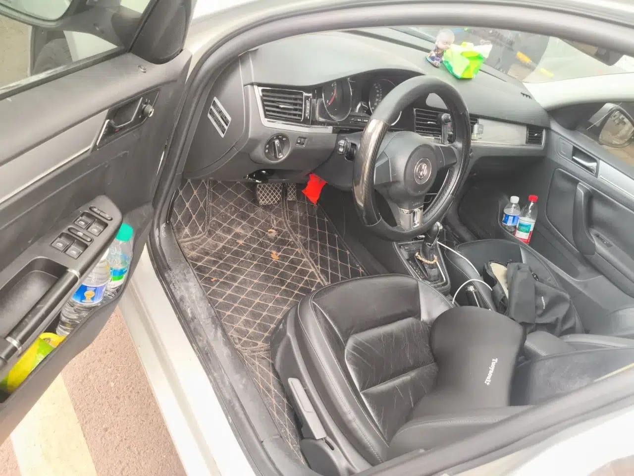 Volkswagen Bora 2013 1.6L Automatic Comfort Model — миниатюра 17