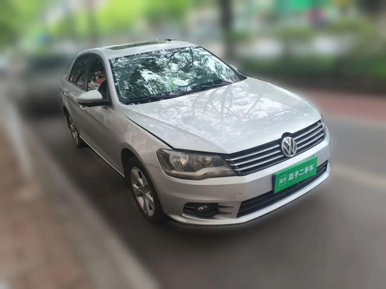 Volkswagen Bora 2013 1.6L Automatic Comfort Model — миниатюра 3