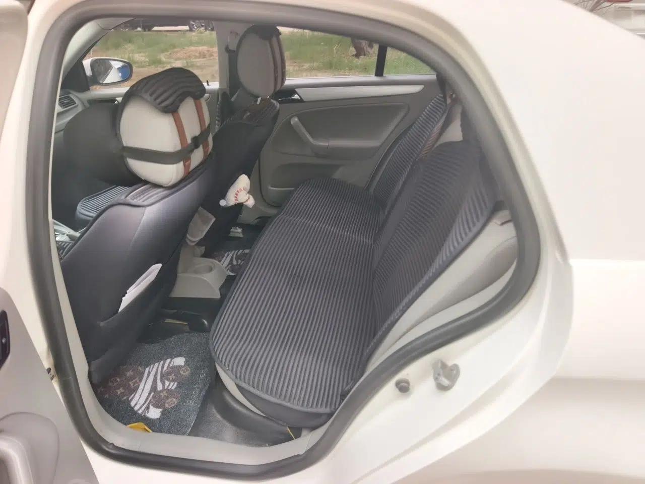 Volkswagen Bora 2012 1.6L Automatic Fashion Edition — миниатюра 18