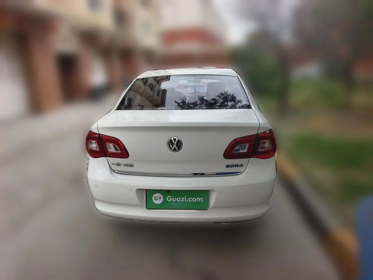 Volkswagen Bora 2012 1.6L Automatic Fashion Edition — миниатюра 5