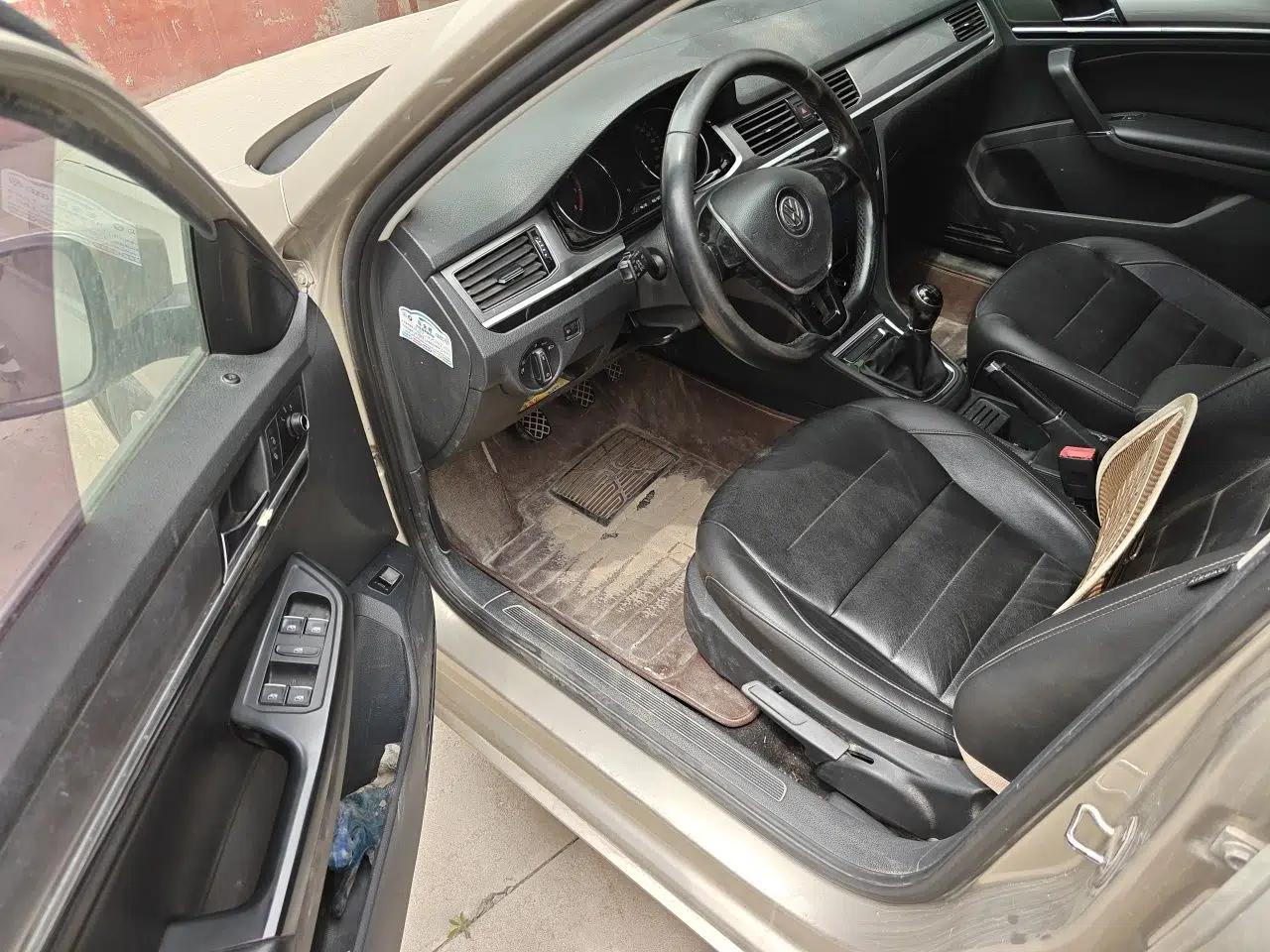 Volkswagen Bora 2017 1.6L Manual Comfort Model — миниатюра 17