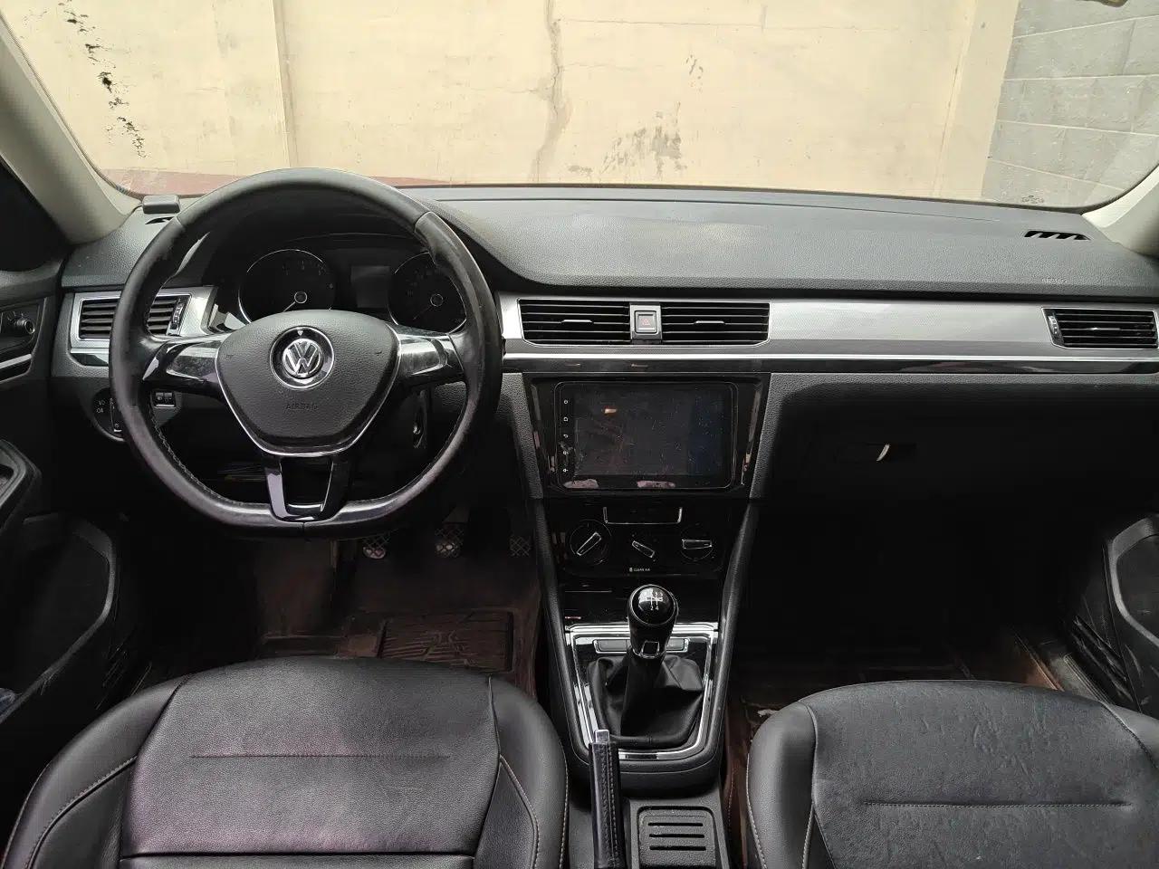 Volkswagen Bora 2017 1.6L Manual Comfort Model — миниатюра 10