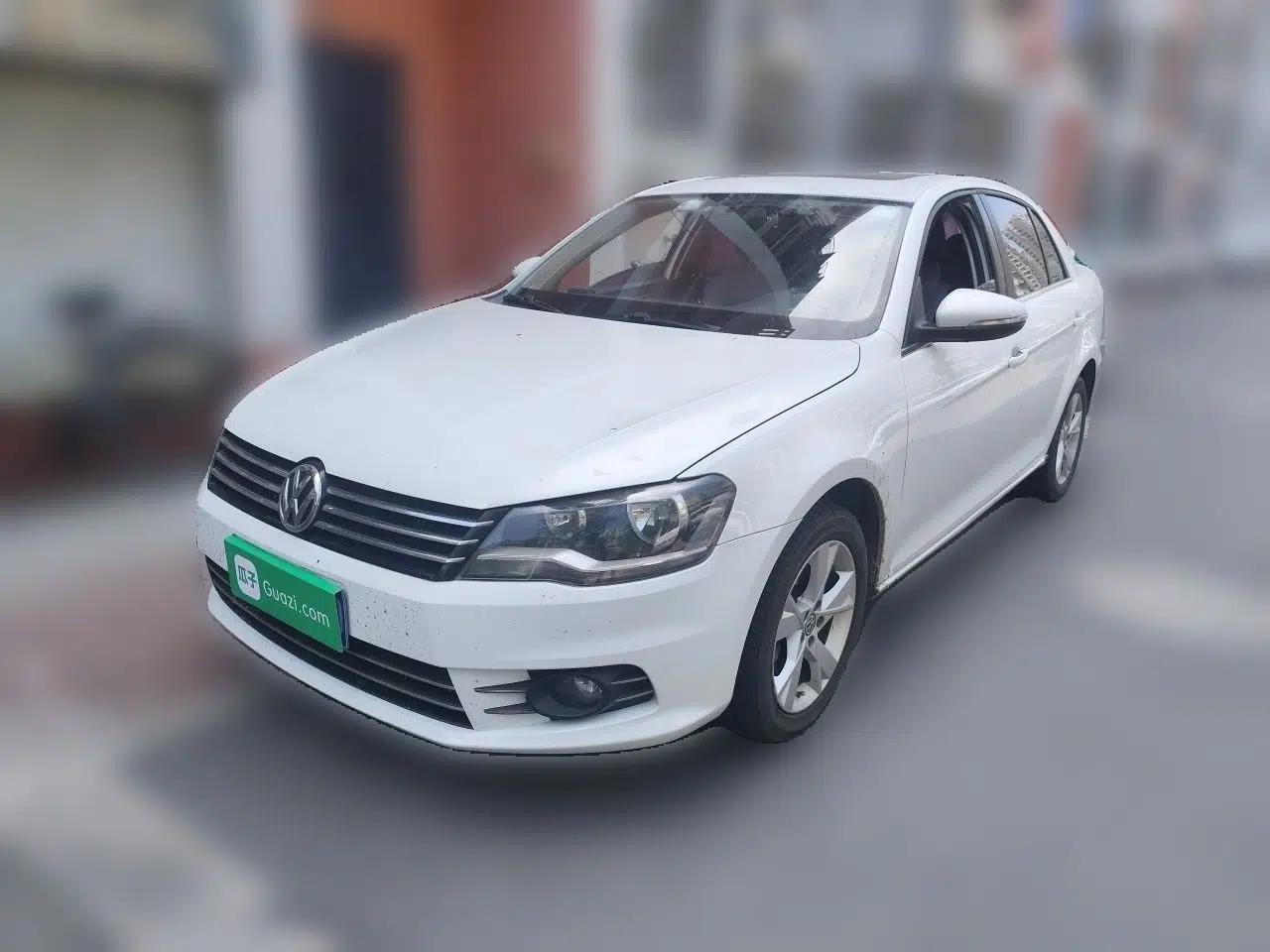Volkswagen Bora 2015 Value Edition 1.6L Automatic Comfort Version — миниатюра 1